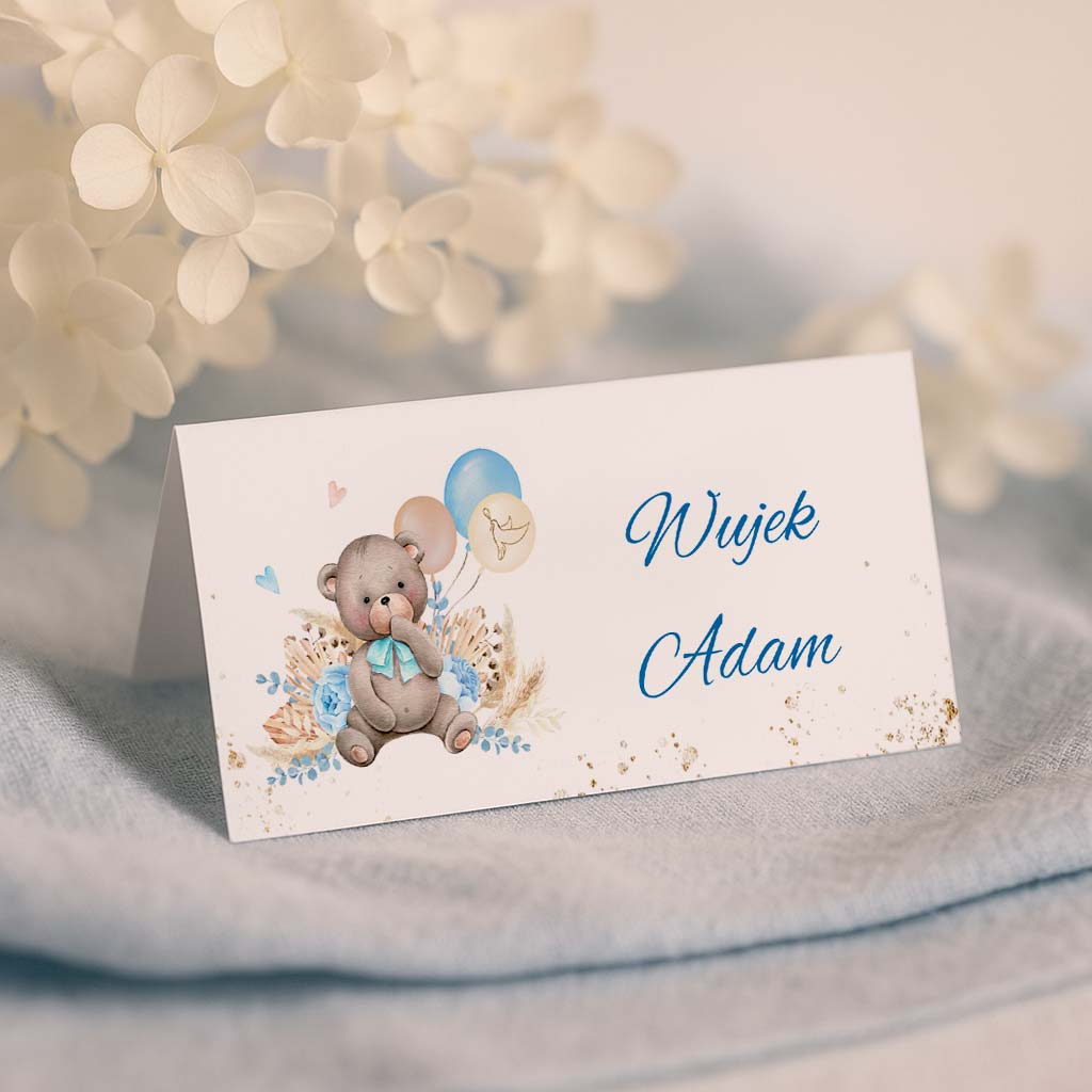 winietki-na-chrzest-mis-niebieskie-kwiaty-wizFRONT Winietki na chrzest miś